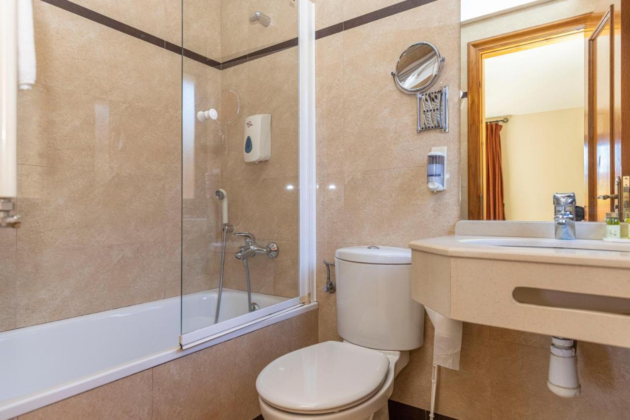Hotel Solana Бенаске Экстерьер фото